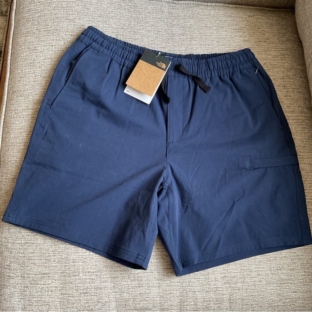 - THE NORTH FACE NAVY SHORT SIZE XL